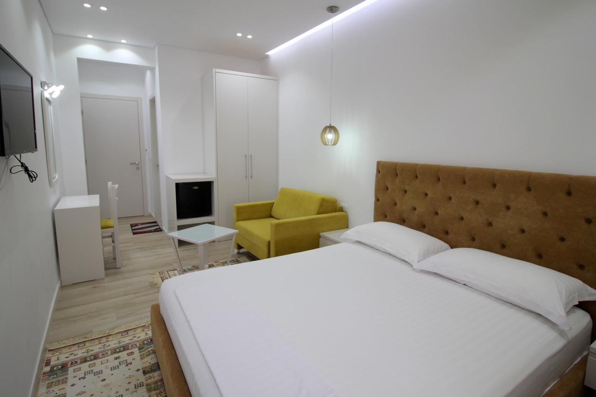 Elena Hotel Sarande Exterior photo