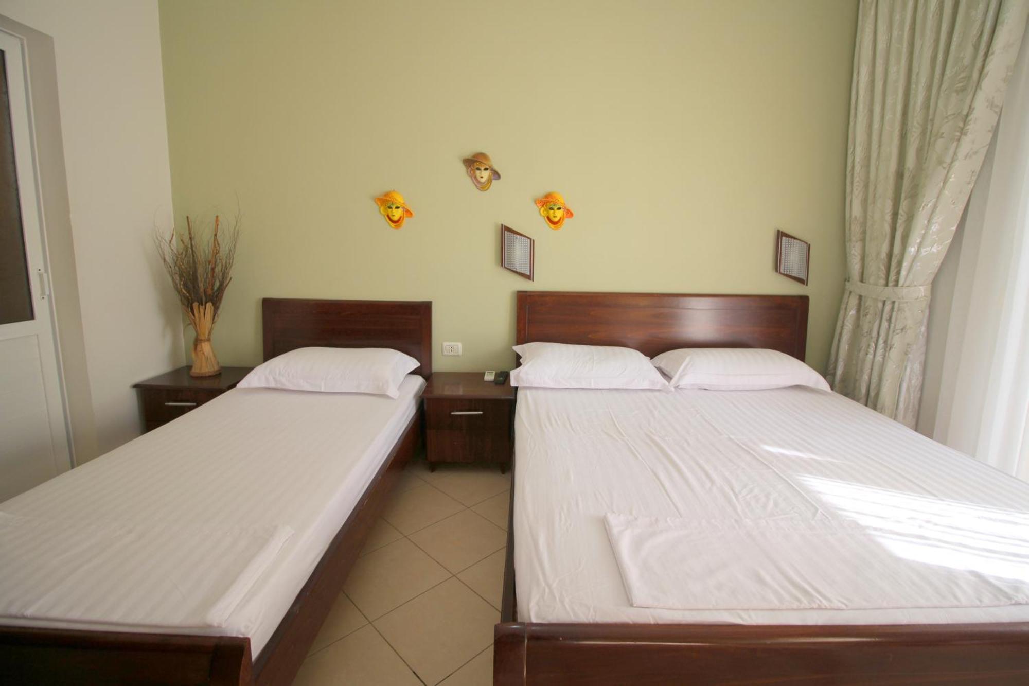 Elena Hotel Sarande Exterior photo