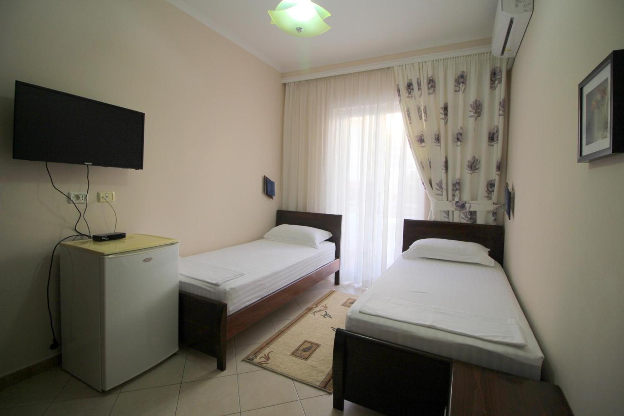 Elena Hotel Sarande Exterior photo