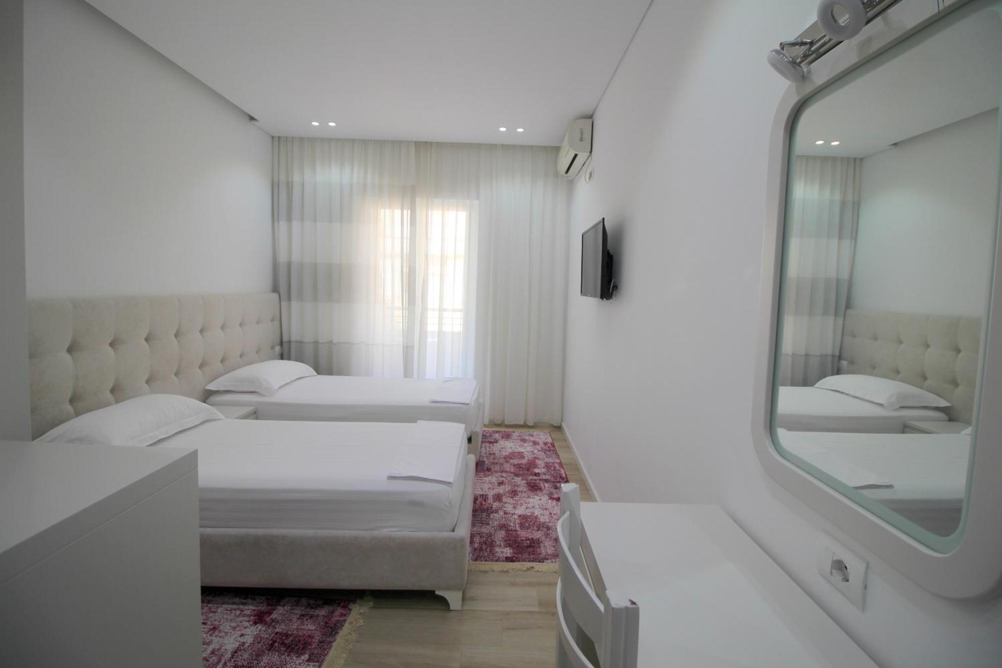 Elena Hotel Sarande Exterior photo