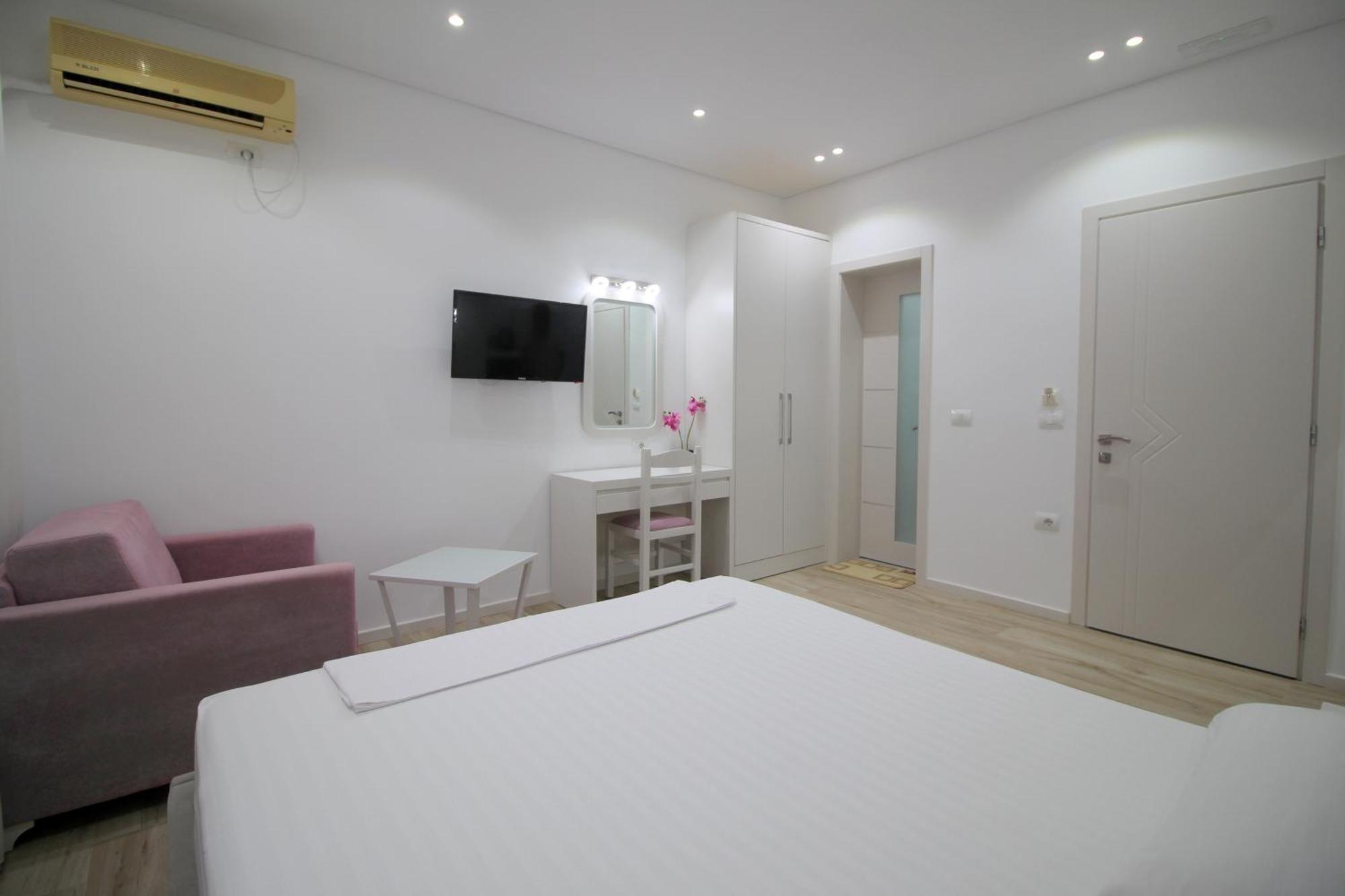 Elena Hotel Sarande Exterior photo